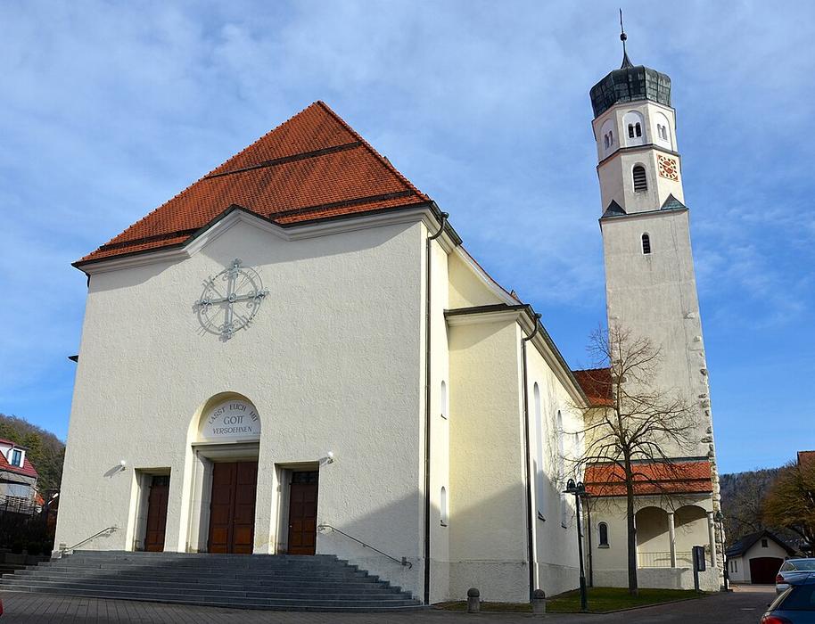 AfD fragt nach Angriffen auf Kirchen und Symbole