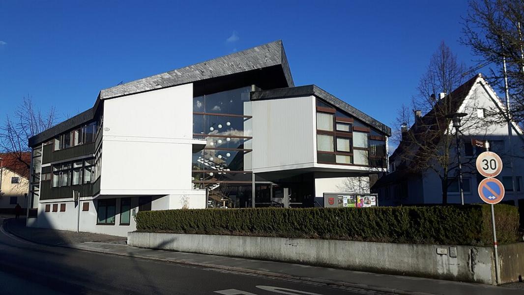 Aufzug fürs Bezirksamt Dagersheim: Was kostet das?