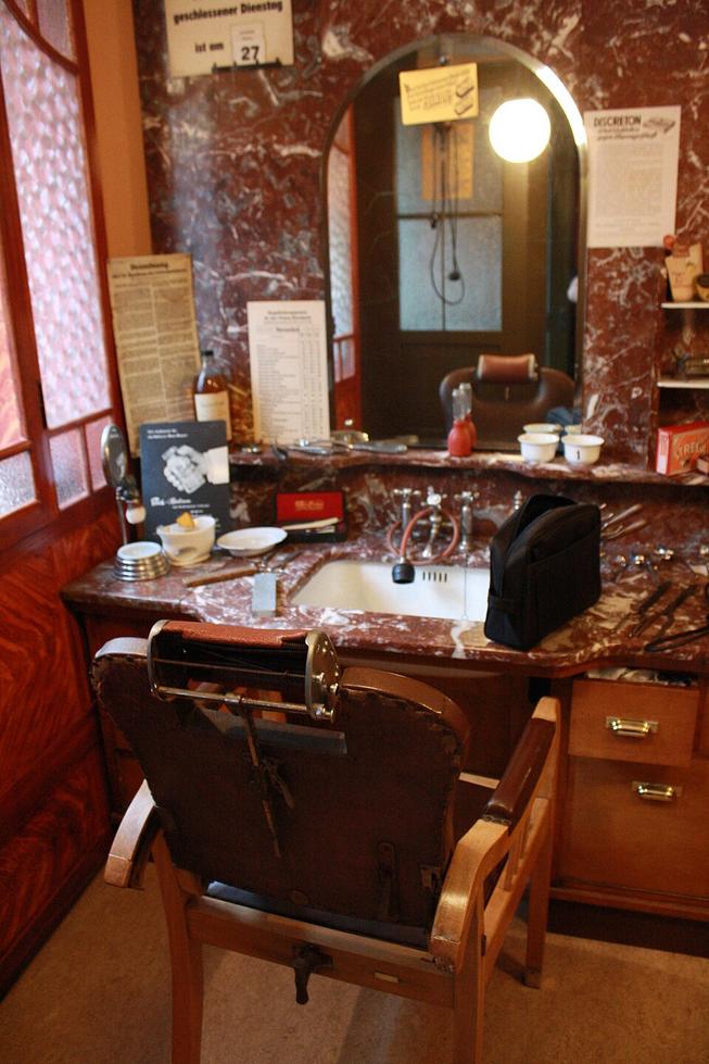 Friseur Jung feiert 50 Jahre Familien-Tradition