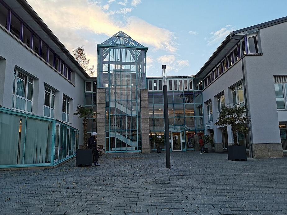 Bürgermeister eröffnet Ausstellung „Beispielhaftes