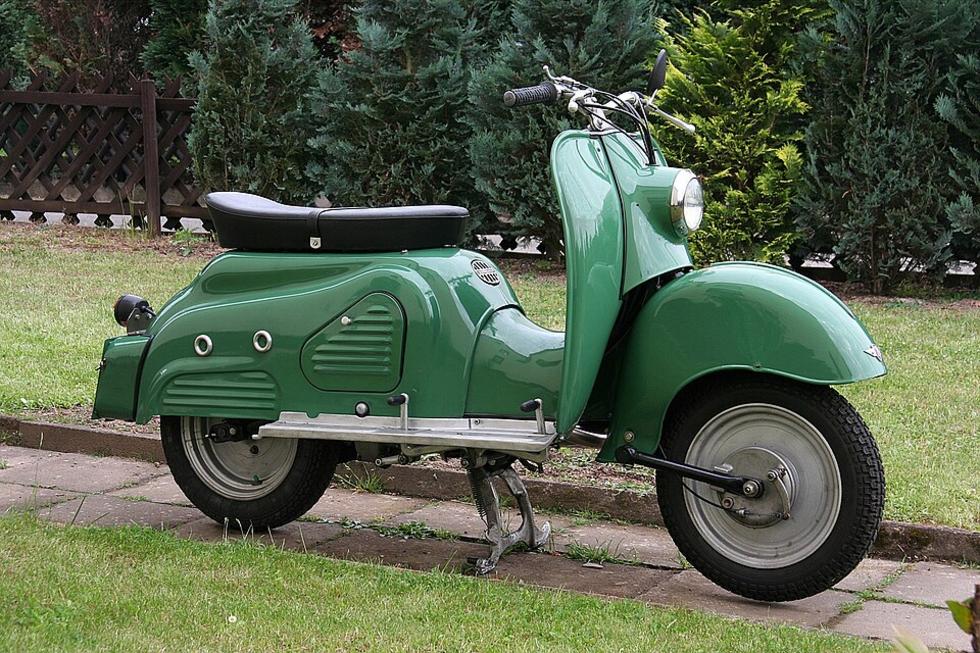 44-Jähriger stürzt betrunken mit Motorroller