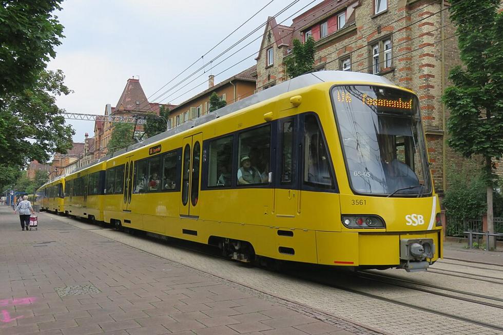 Jugendliche belästigen 16-Jährigen in Stadtbahn U6