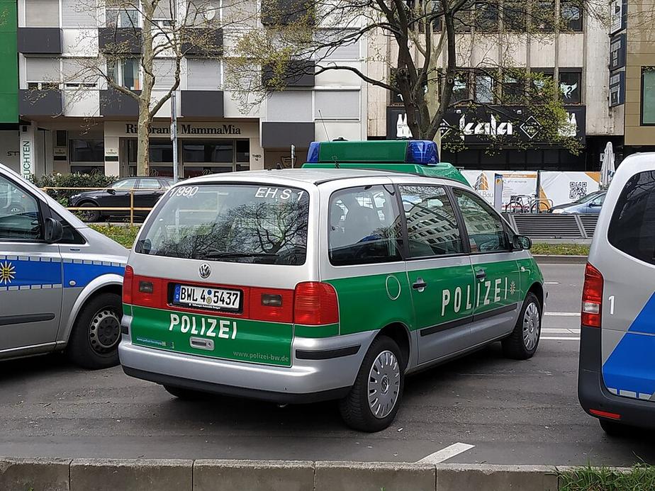 Seniorin hilft Polizei bei Festnahme nach Trickbetrug