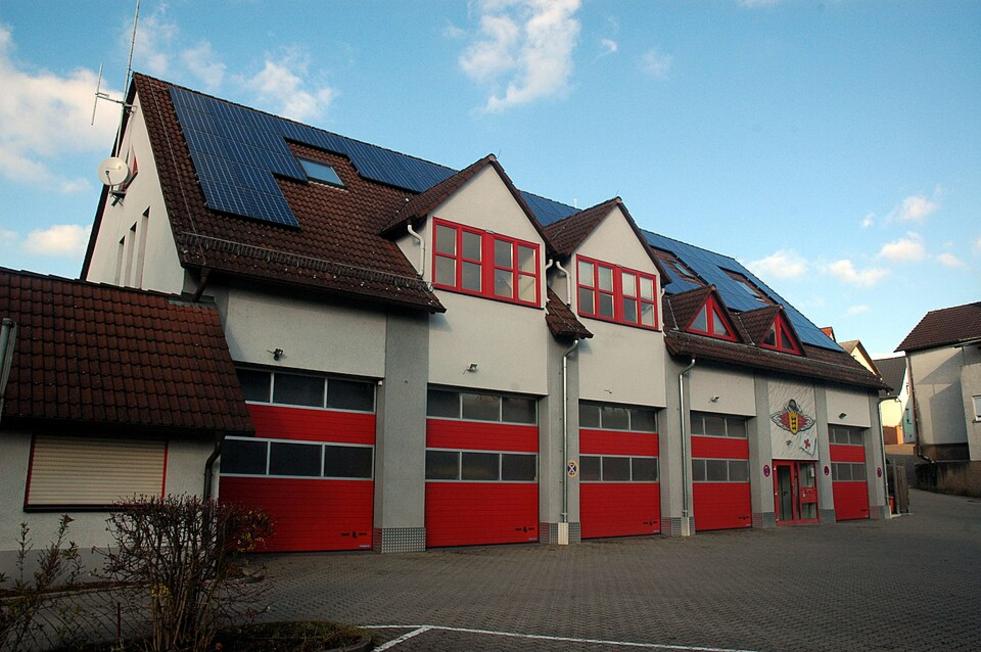 Feuerwehr löscht Küchenbrand in Sinzheim