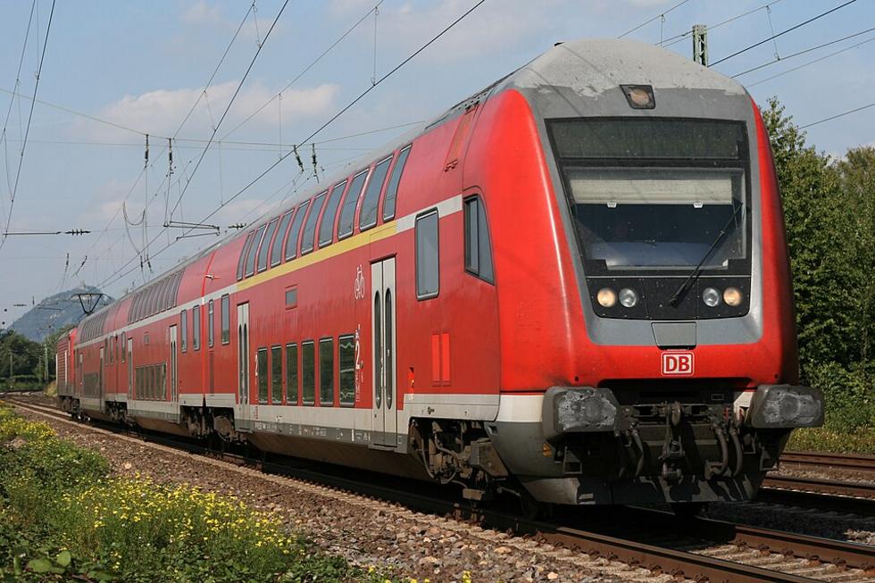Mann bedroht Reisenden mit Pfefferspray in Regionalbahn