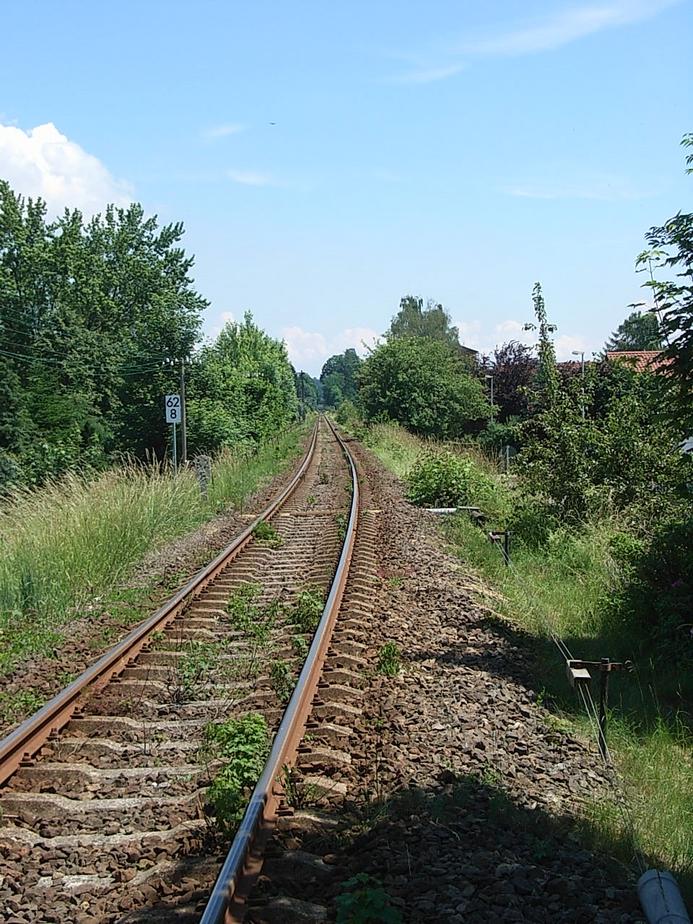 16-Jähriger stürzt in Bahngleis und wird schwer