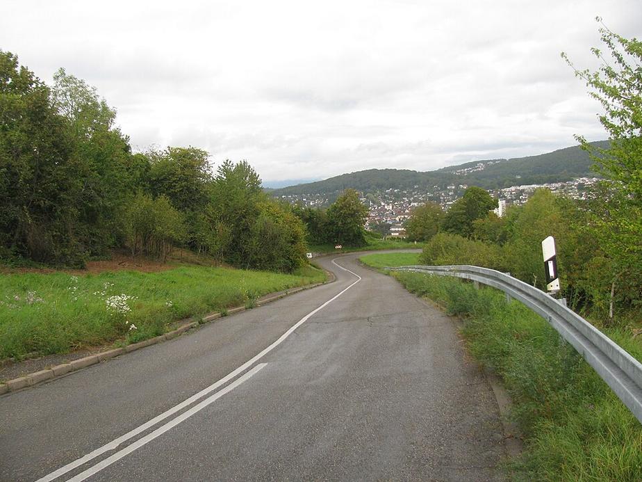 Auto fährt 14-Jährige in Weil am Rhein an und flüchtet