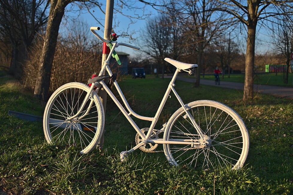 Fahrradfahrer in Karlsruhe schwer verletzt