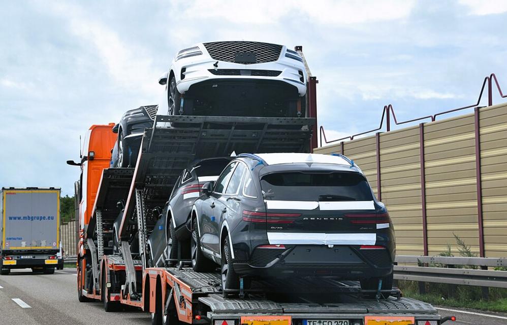 Polizei stoppt schwere Verstöße auf A81 bei Tuningen