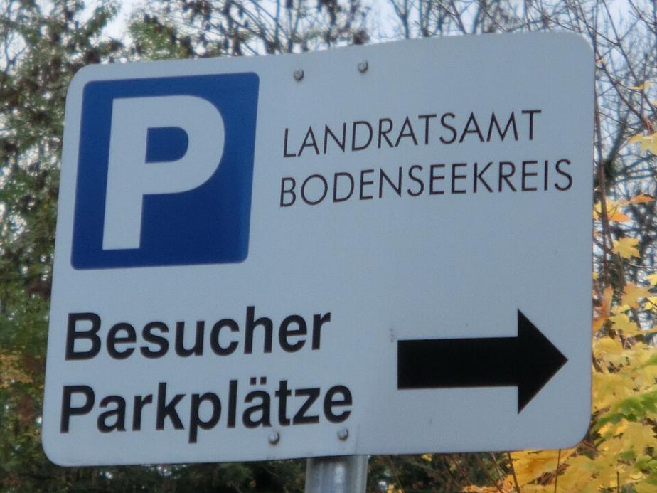 Radfahrer in Friedrichshafen bei Unfall leicht verletzt