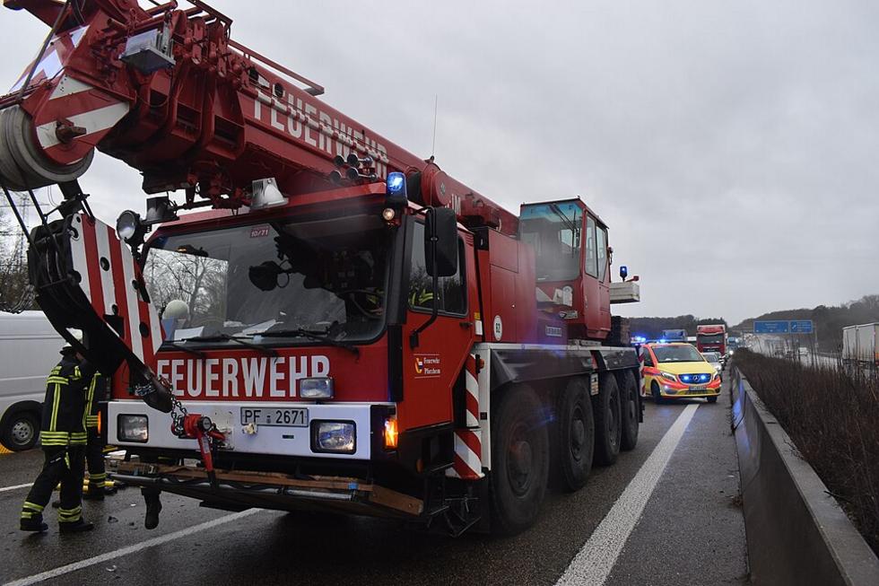 Auffahrunfall in Dettingen verletzt zwei Menschen