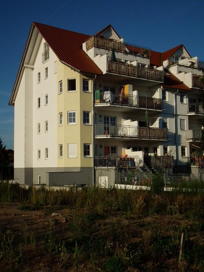Rauchentwicklung zerstört Mehrfamilienhaus in Eggingen