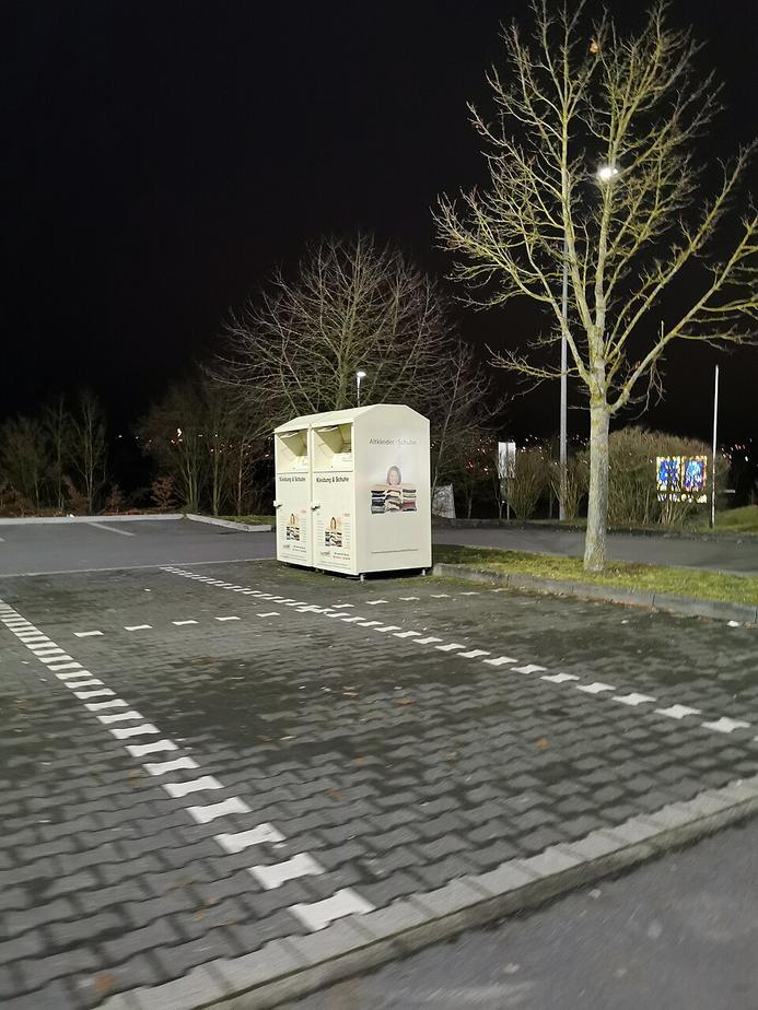 Sechs Altkleidercontainer in Villingen brennen