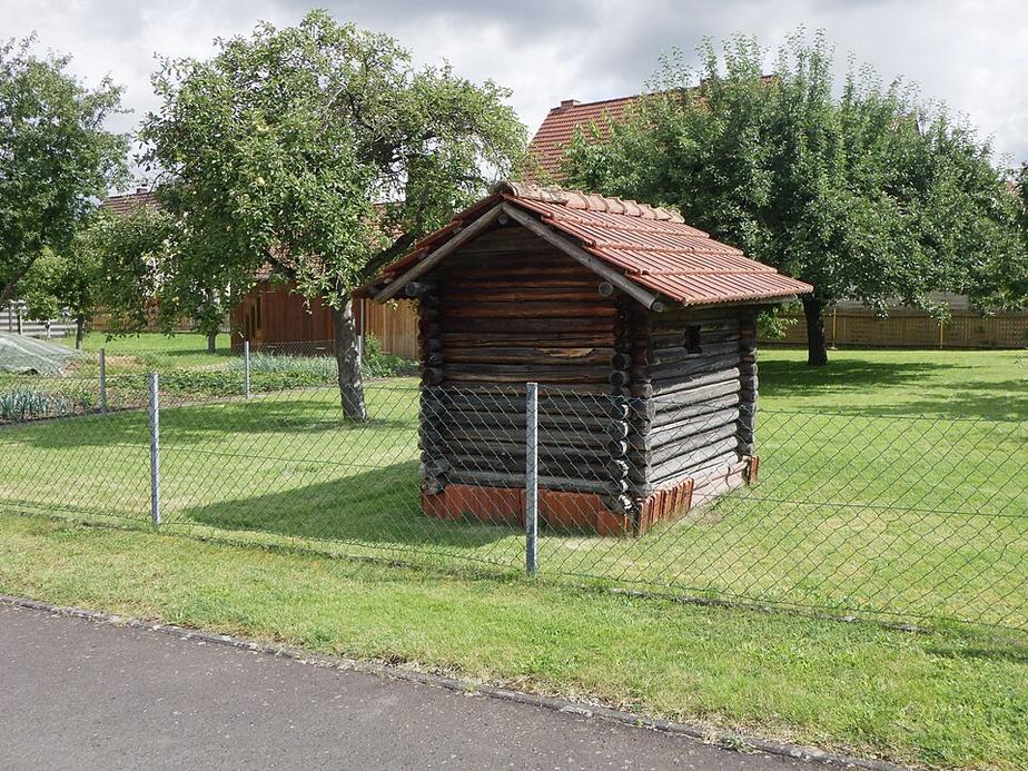 Feuer zerstört Gartenhütte in Schwenningen