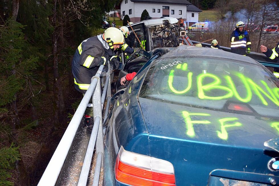 Unfallflucht in Bühlerzell und Einbruch in Crailsheim