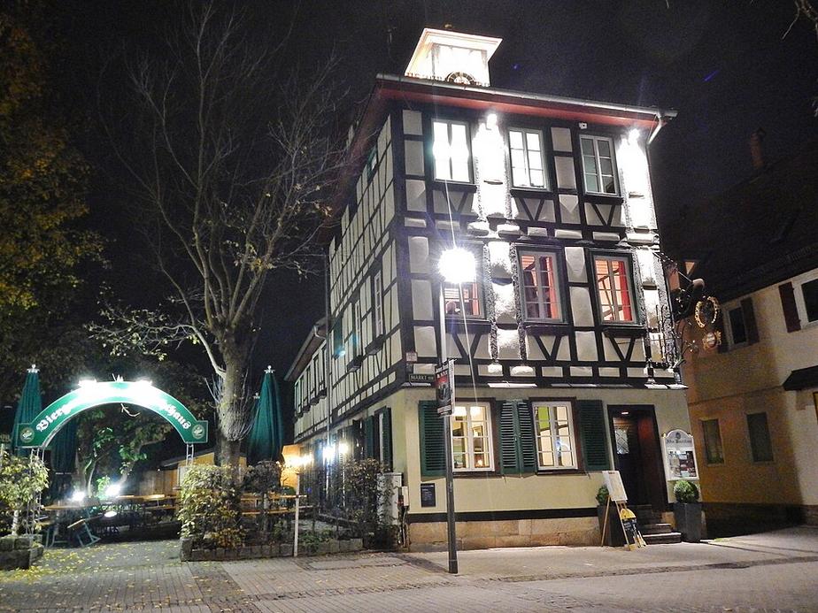 Einbrecher stiehlt Geld aus Kirchheimer Bistro