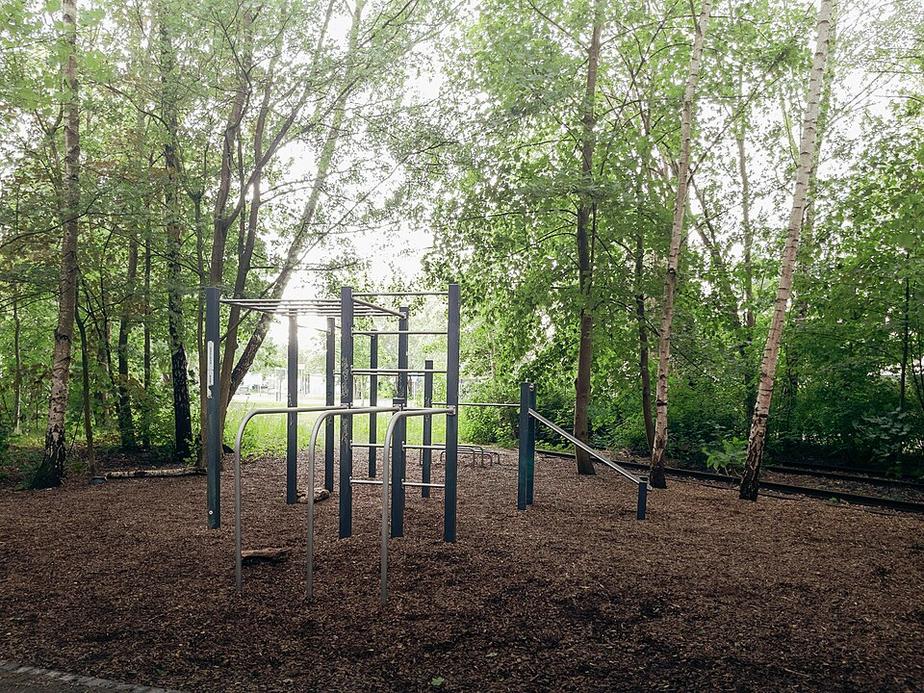 Breisach: Fünf Trainingsgeräte aus Park gestohlen