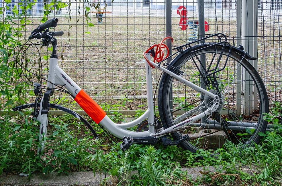 Unbekannte beschädigen Fahrräder in Radolfzell