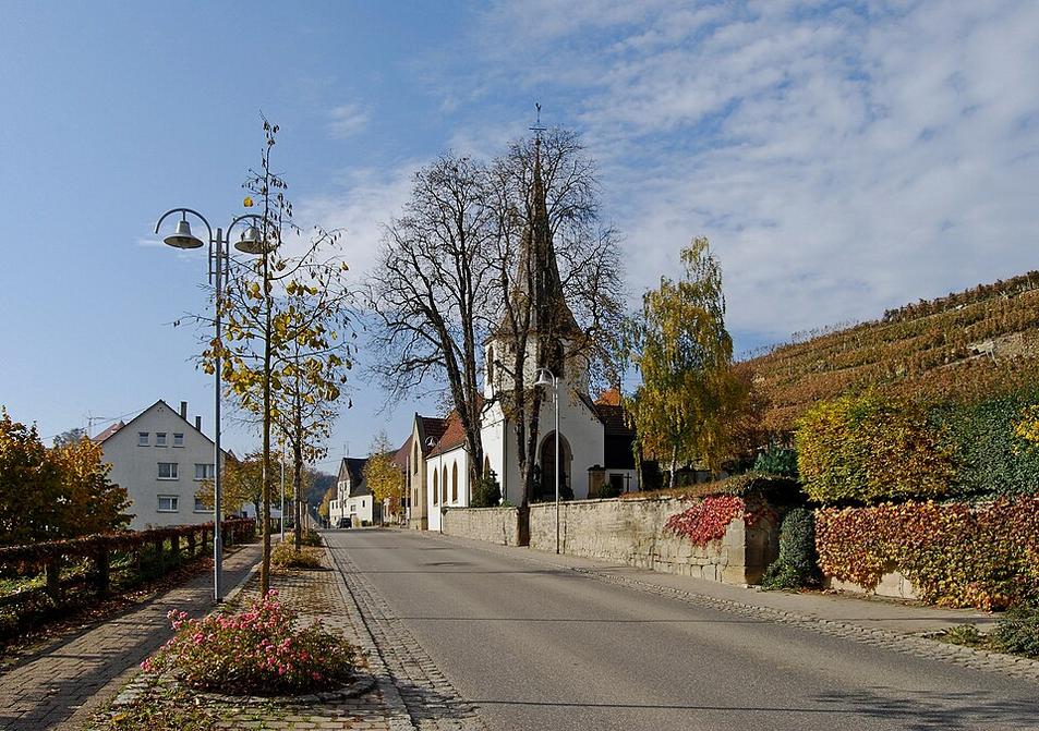 18-Jähriger überschlägt sich bei Unfall
