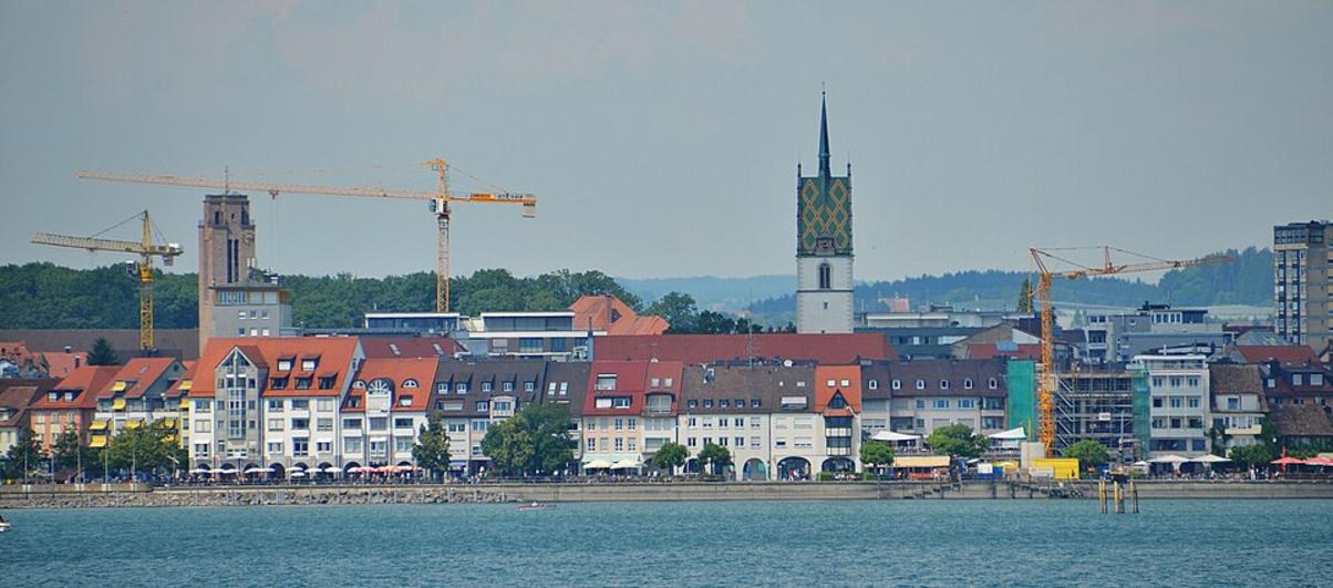 Friedrichshafen trennt Außenbereiche an Seestraße