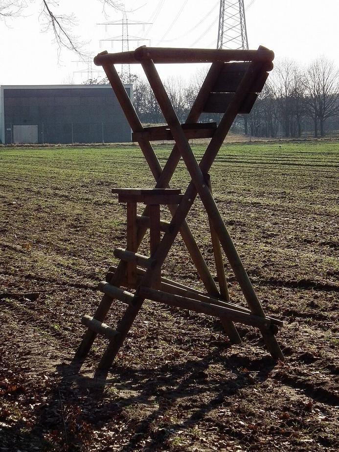 Unbekannte lagern Müll am Waldrand in Rheinau ab