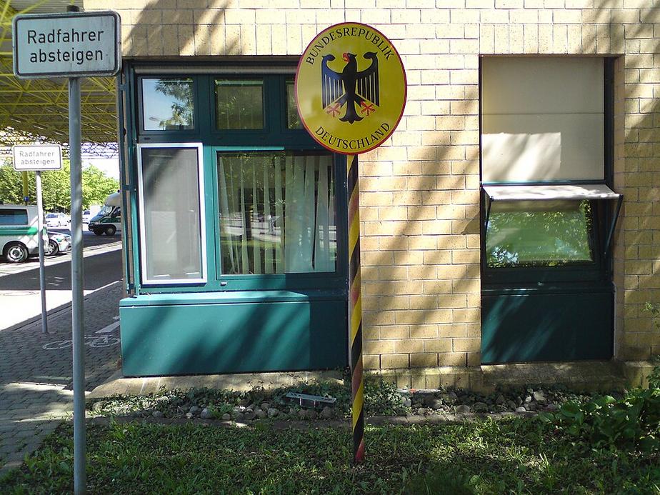 Bundespolizei stoppt Gesuchte am Grenzübergang