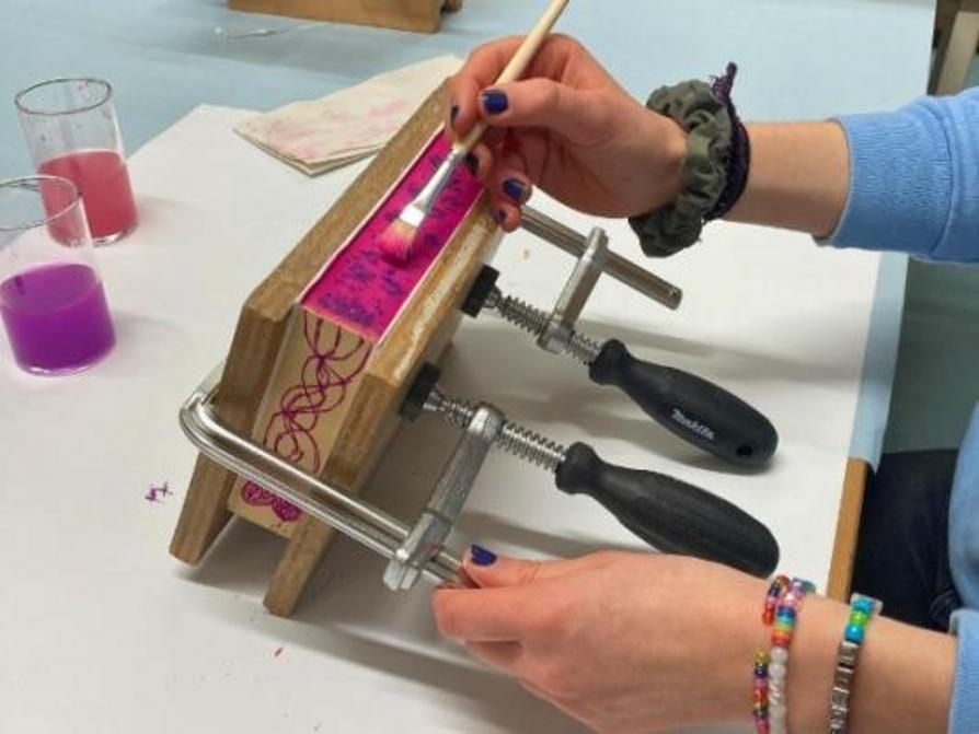 Kreativworkshop „Buchschnitt gestalten“