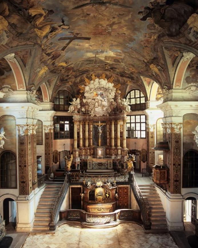 Hofkirche, Pilgerstätte, Grablege – Die Ausstattung der Schlosskirche im Detail