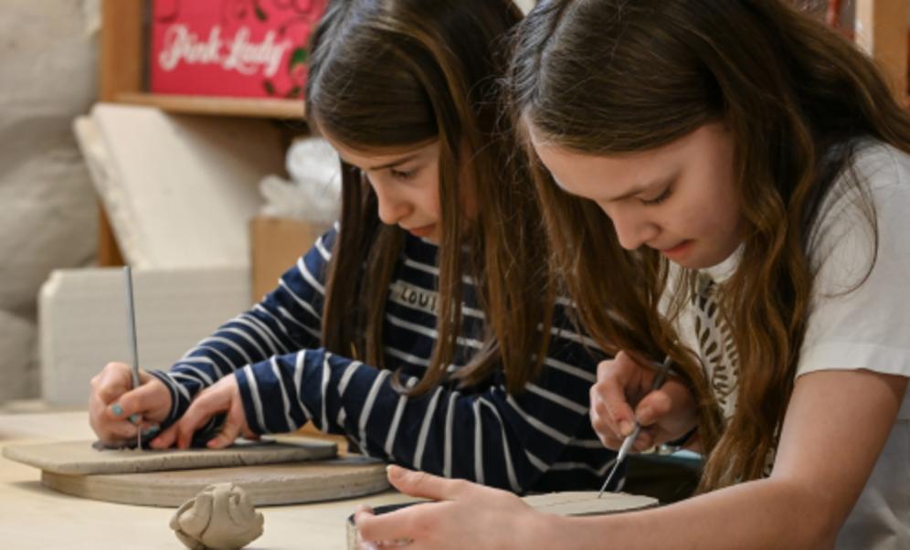 Workshop: Ein Nasenaffe aus Ton für Kinder ab 7 Jahren in Ludwigsburg