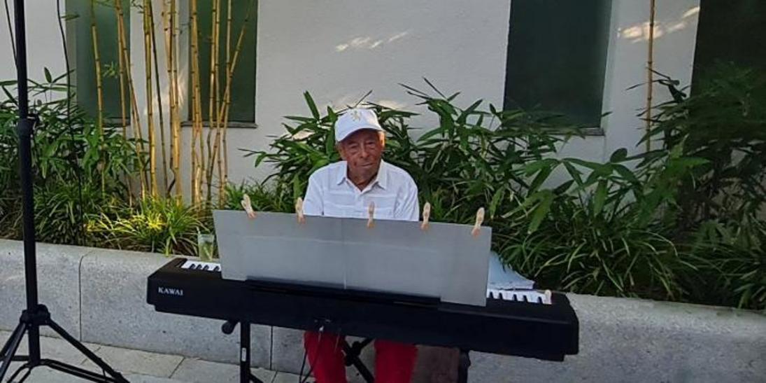 Klavier und Kaffee mit Roland Graner in der Mineraltherme Böblingen