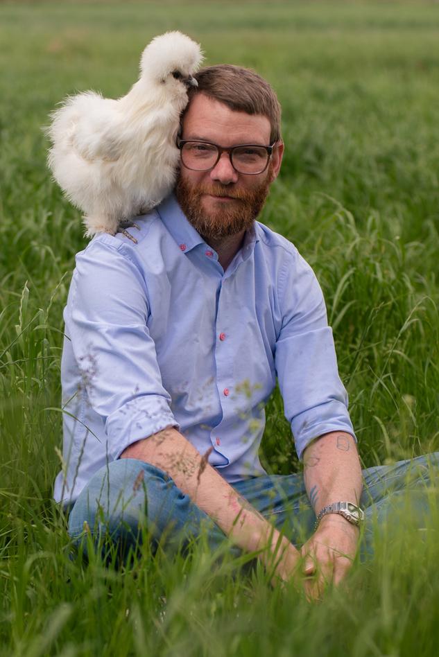 Lesung mit Benjamin Maack – Bewerbungen um einen Job als Mensch
